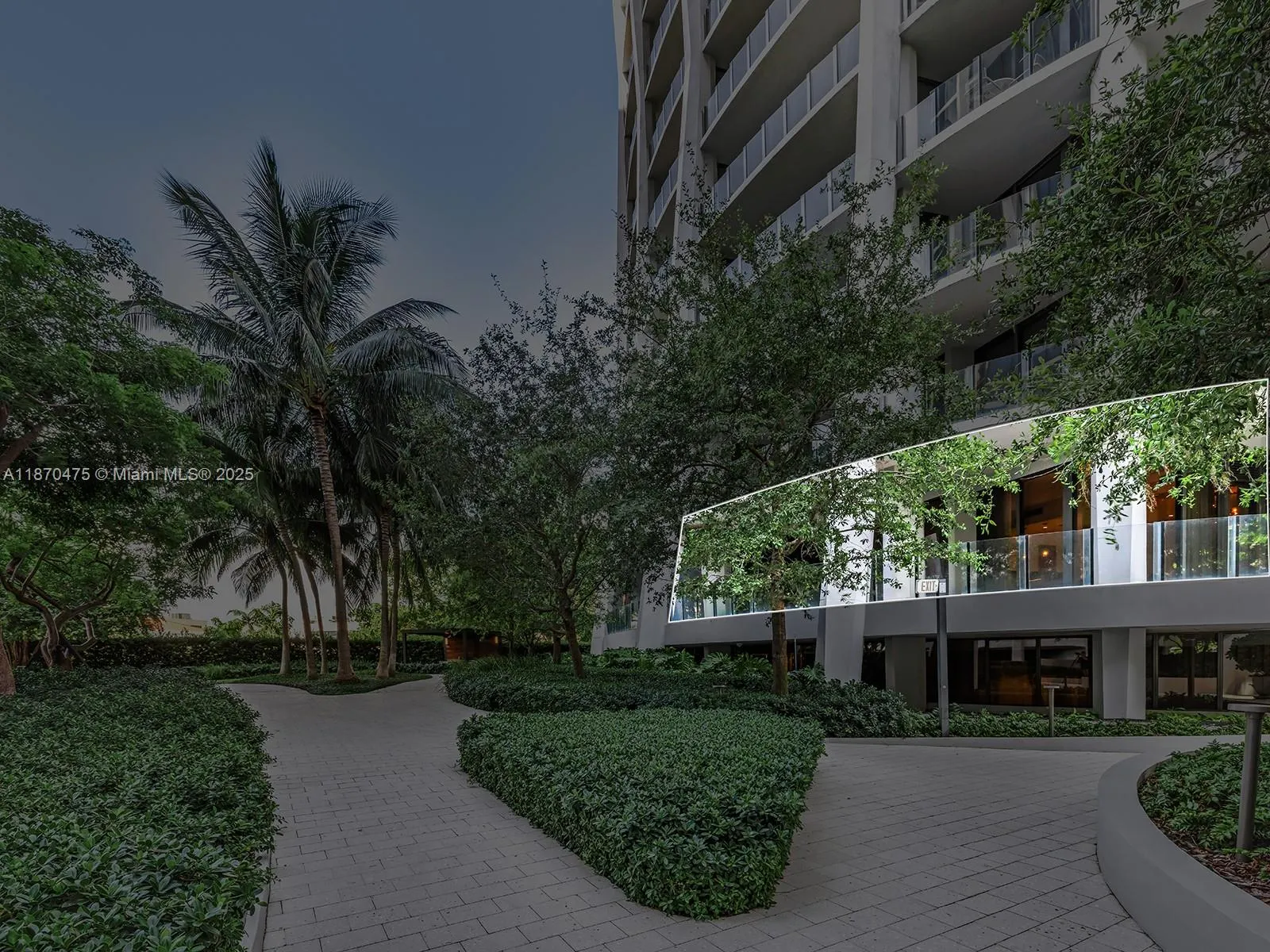 2831 S Bayshore Dr, #403