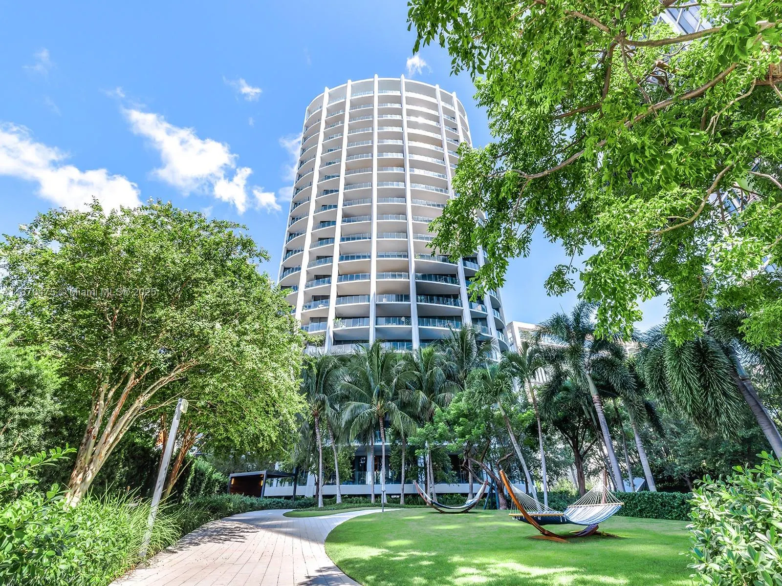 2831 S Bayshore Dr, #403