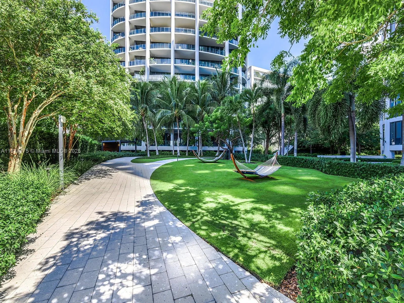 2831 S Bayshore Dr, #403