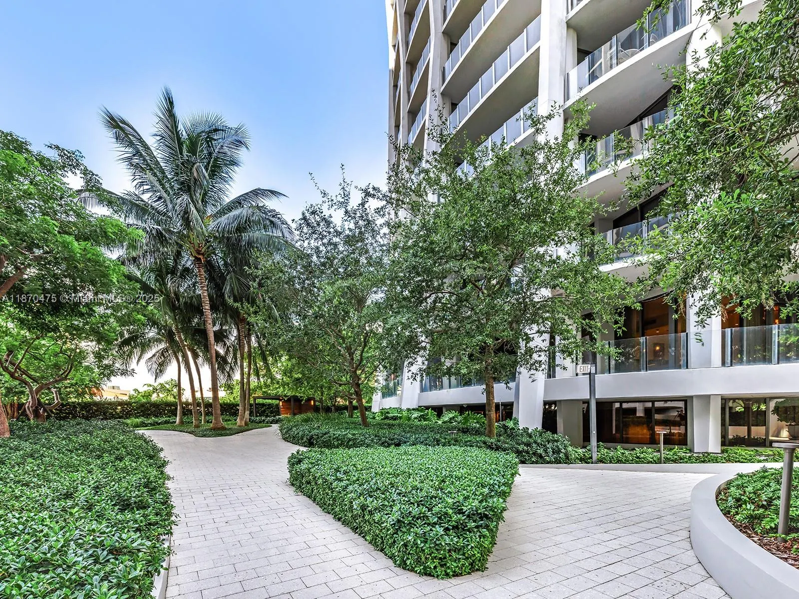 2831 S Bayshore Dr, #403