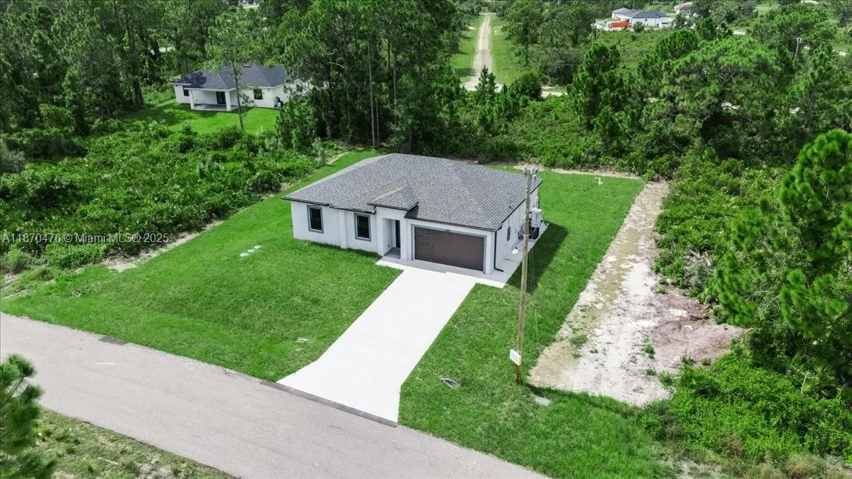 1144 Mobley St E