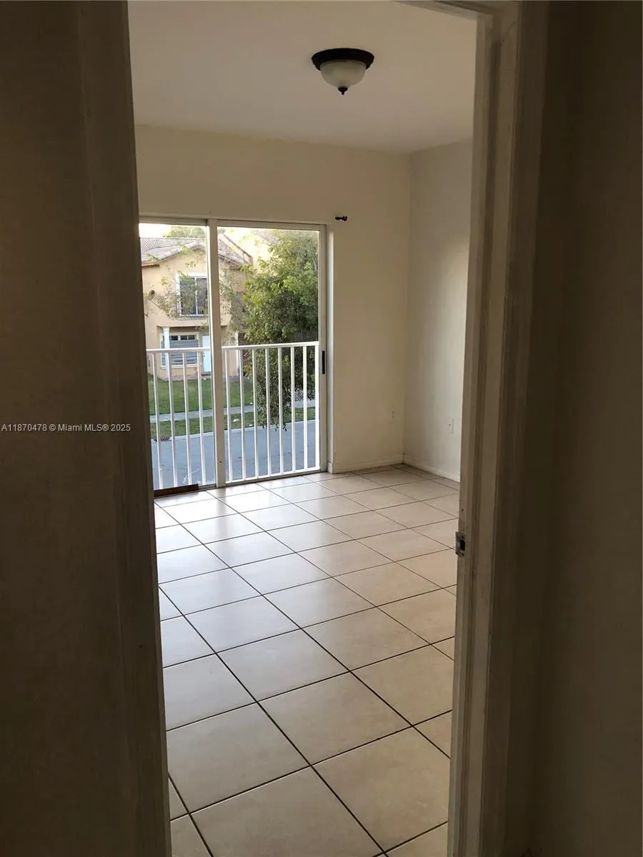 855 SW 6th Ct