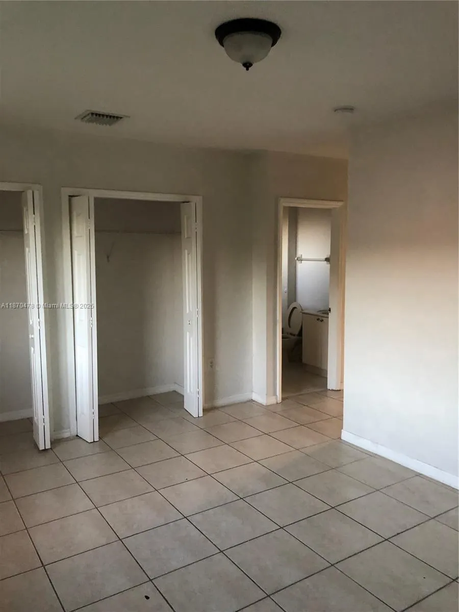 855 SW 6th Ct