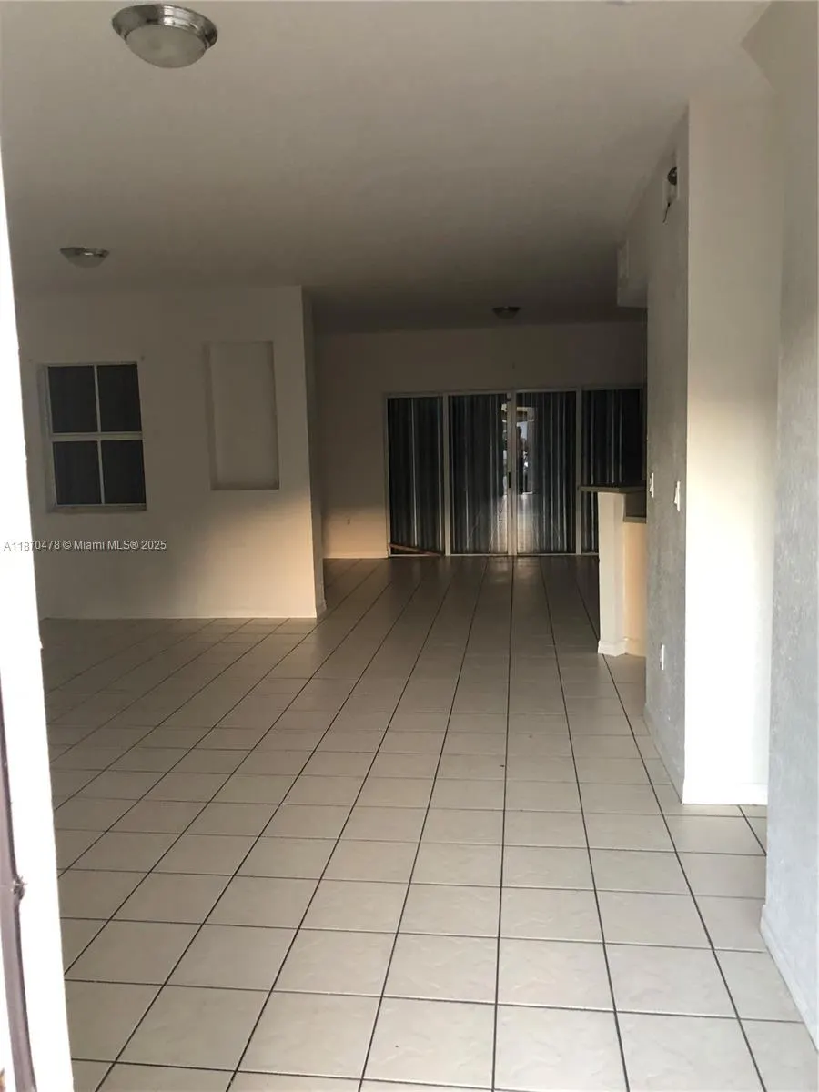 855 SW 6th Ct