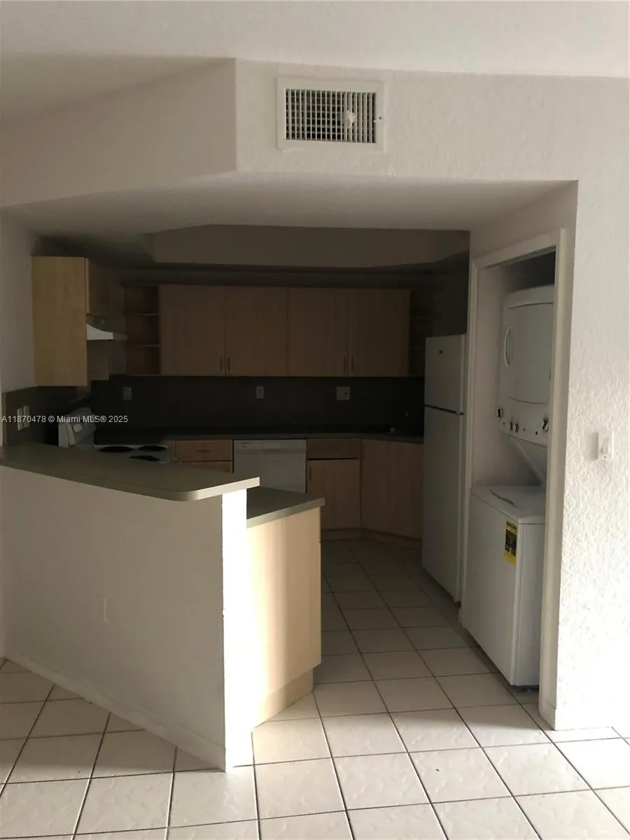 855 SW 6th Ct