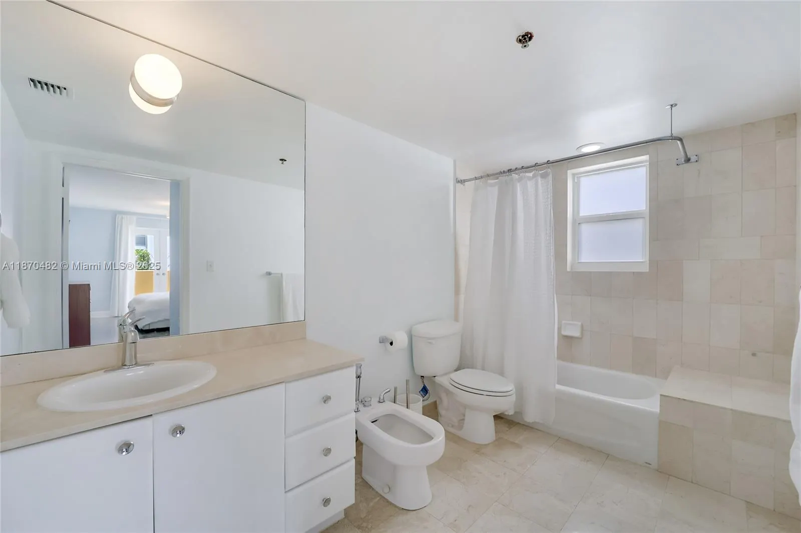 227 Michigan Ave, #406