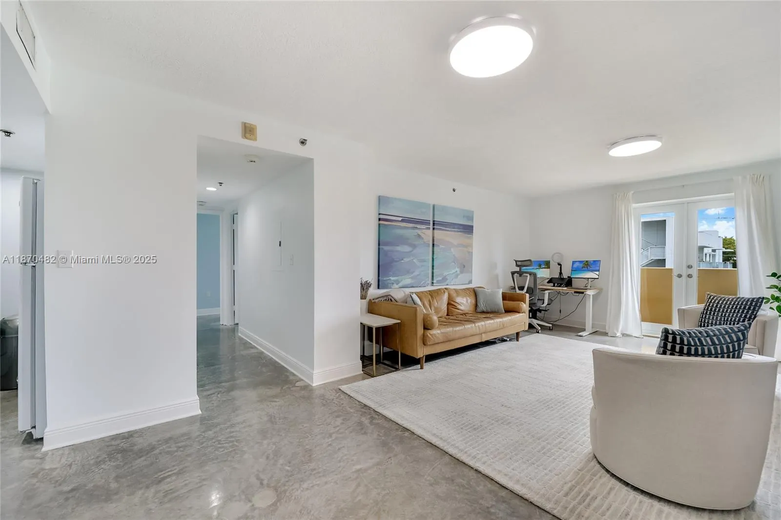 227 Michigan Ave, #406