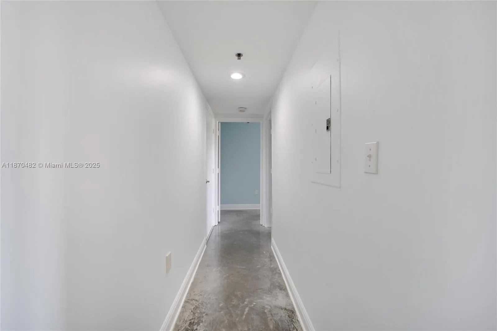 227 Michigan Ave, #406
