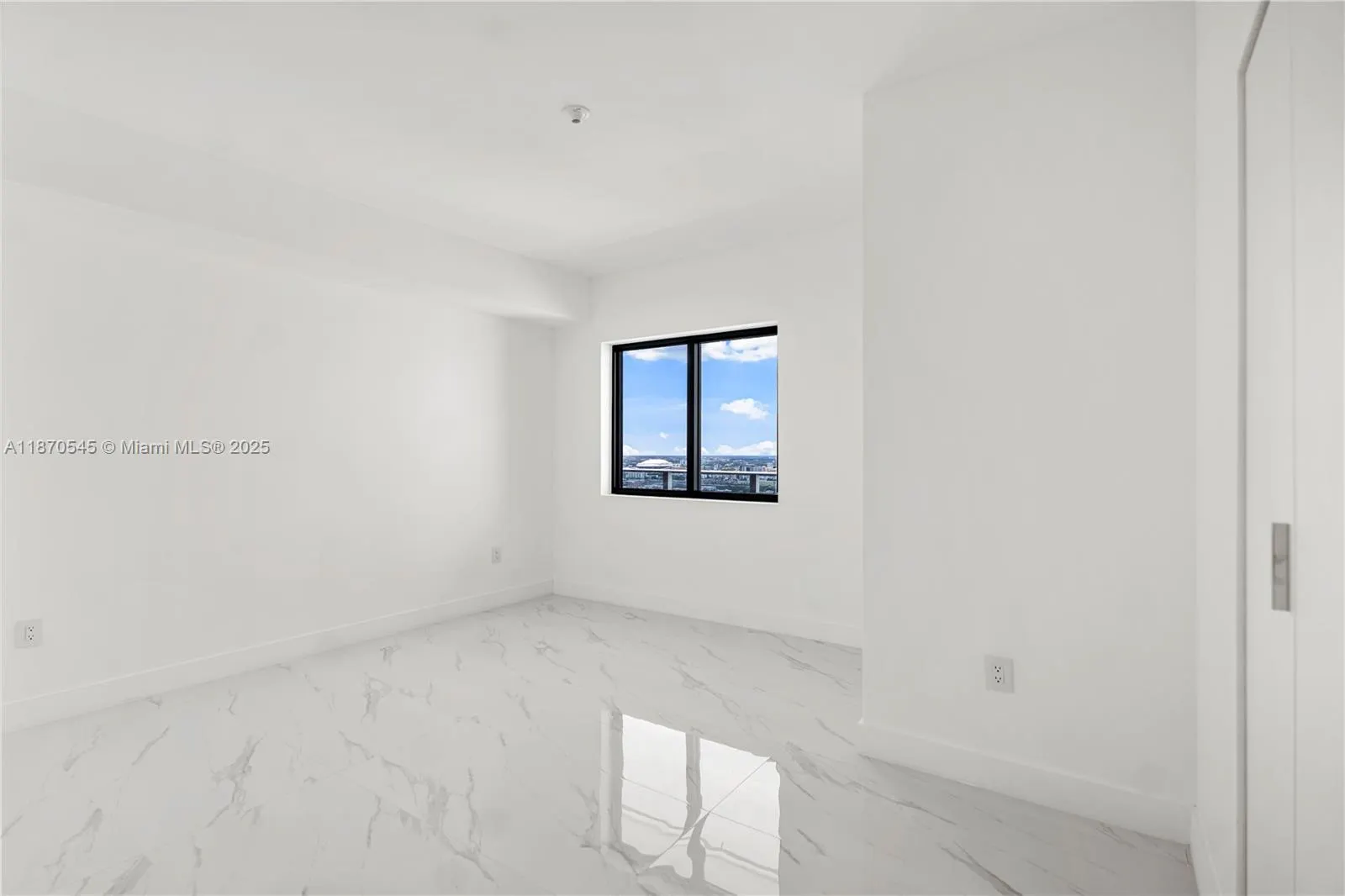 700 NE 24TH ST, #4102