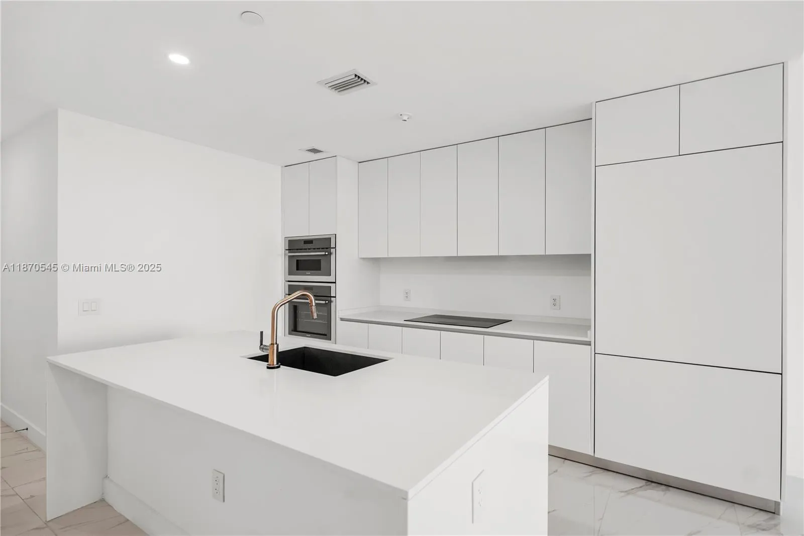 700 NE 24TH ST, #4102