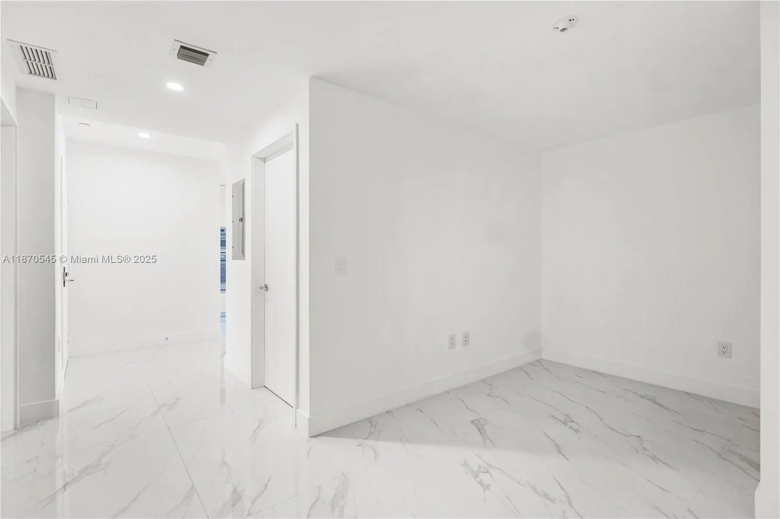 700 NE 24TH ST, #4102