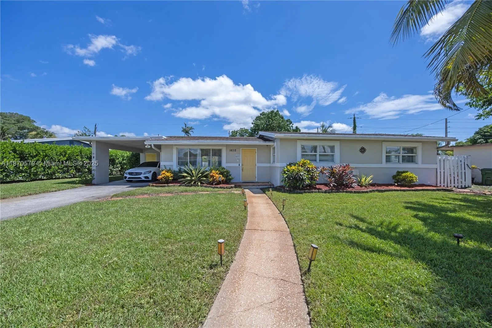 1612 NW 10th Ave