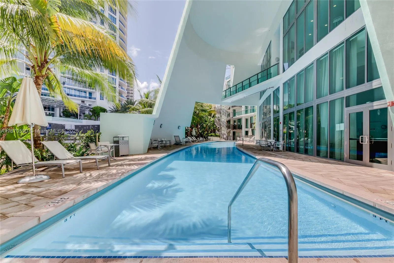 6000 Collins Ave, #304