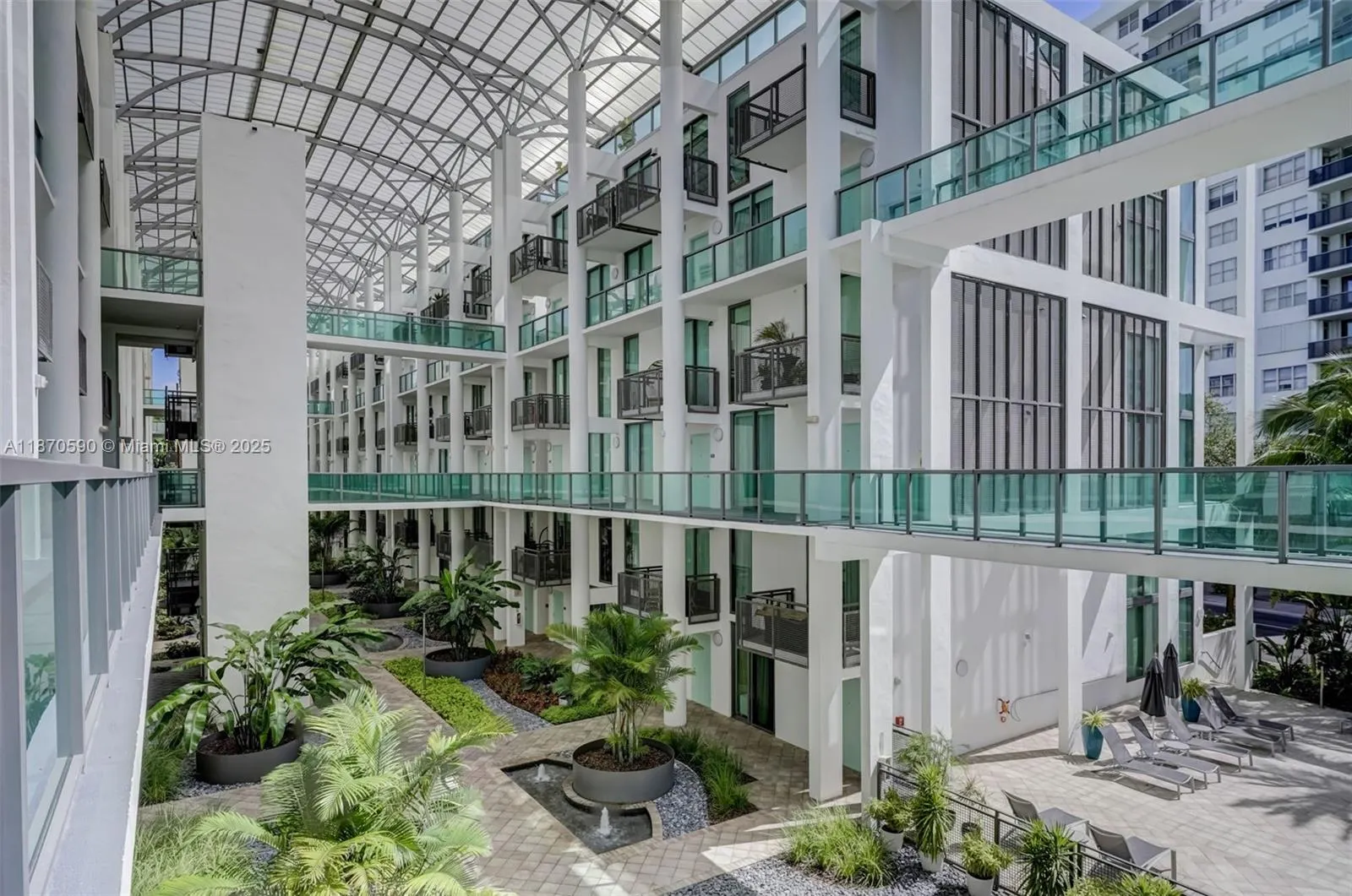 6000 Collins Ave, #304