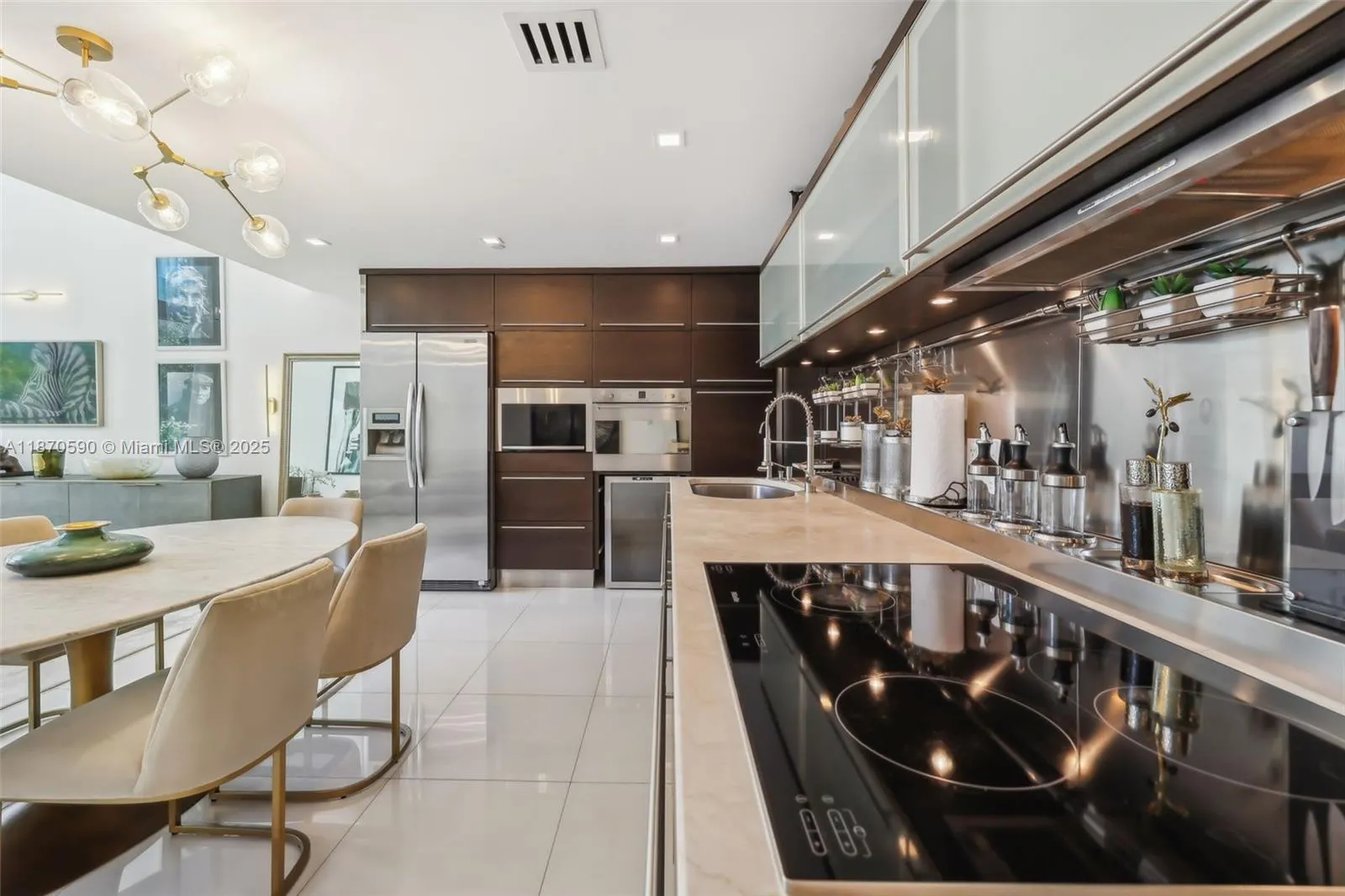 6000 Collins Ave, #304