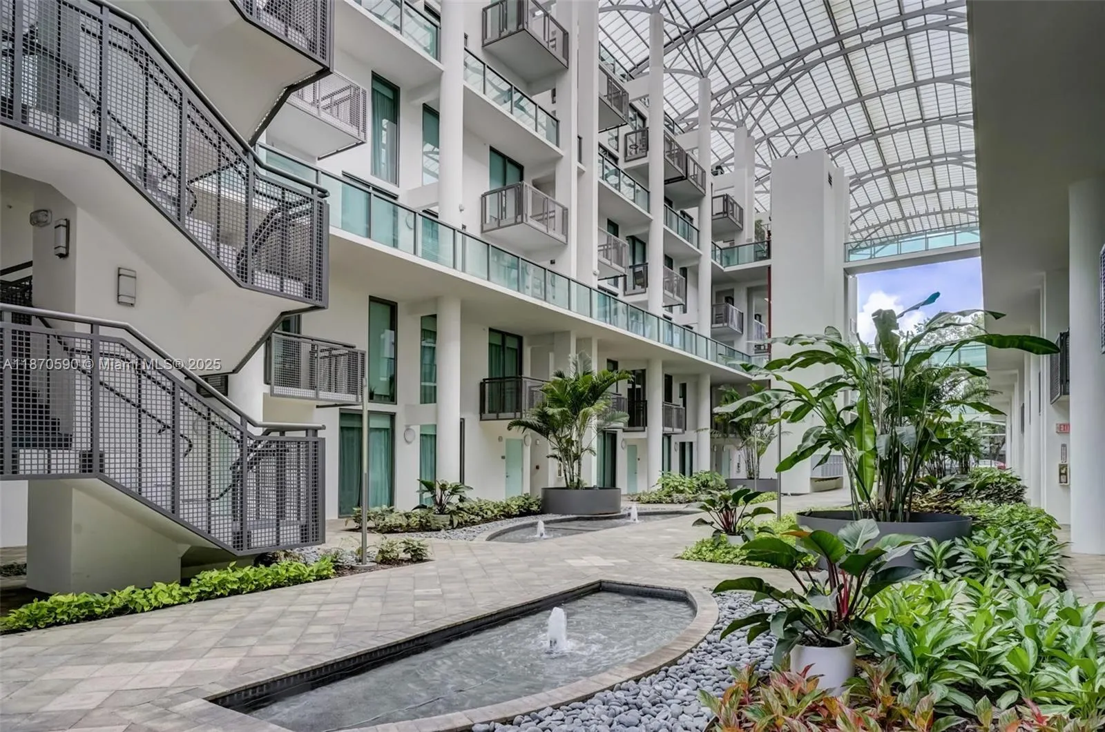 6000 Collins Ave, #304