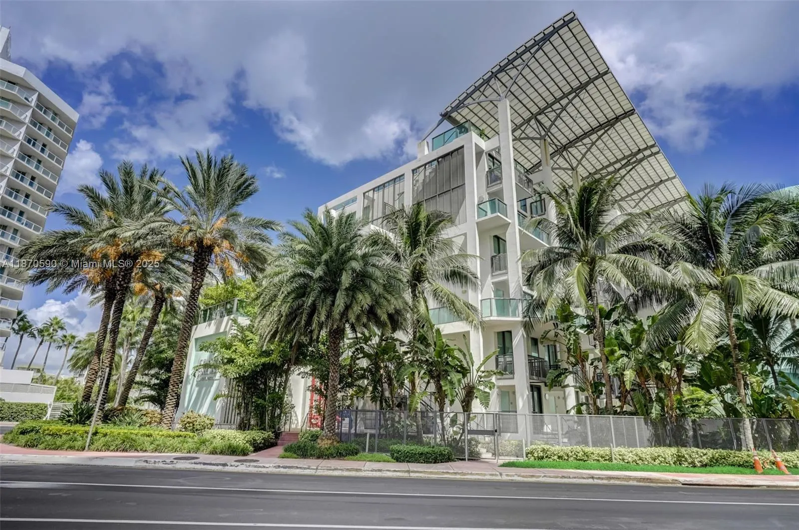 6000 Collins Ave, #304