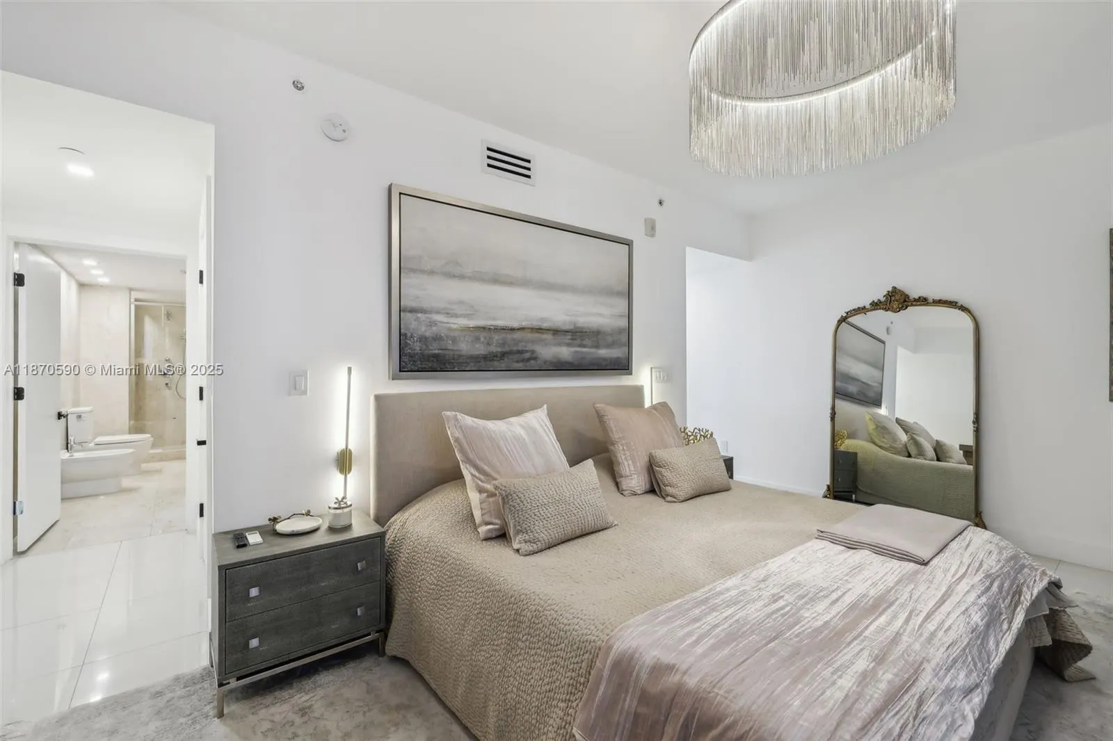 6000 Collins Ave, #304