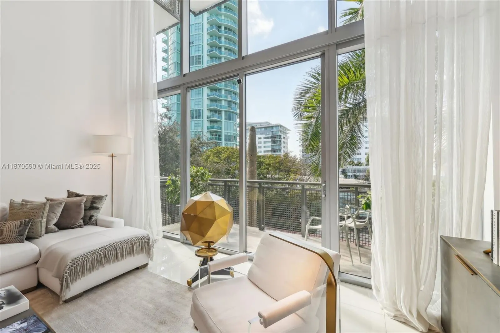 6000 Collins Ave, #304