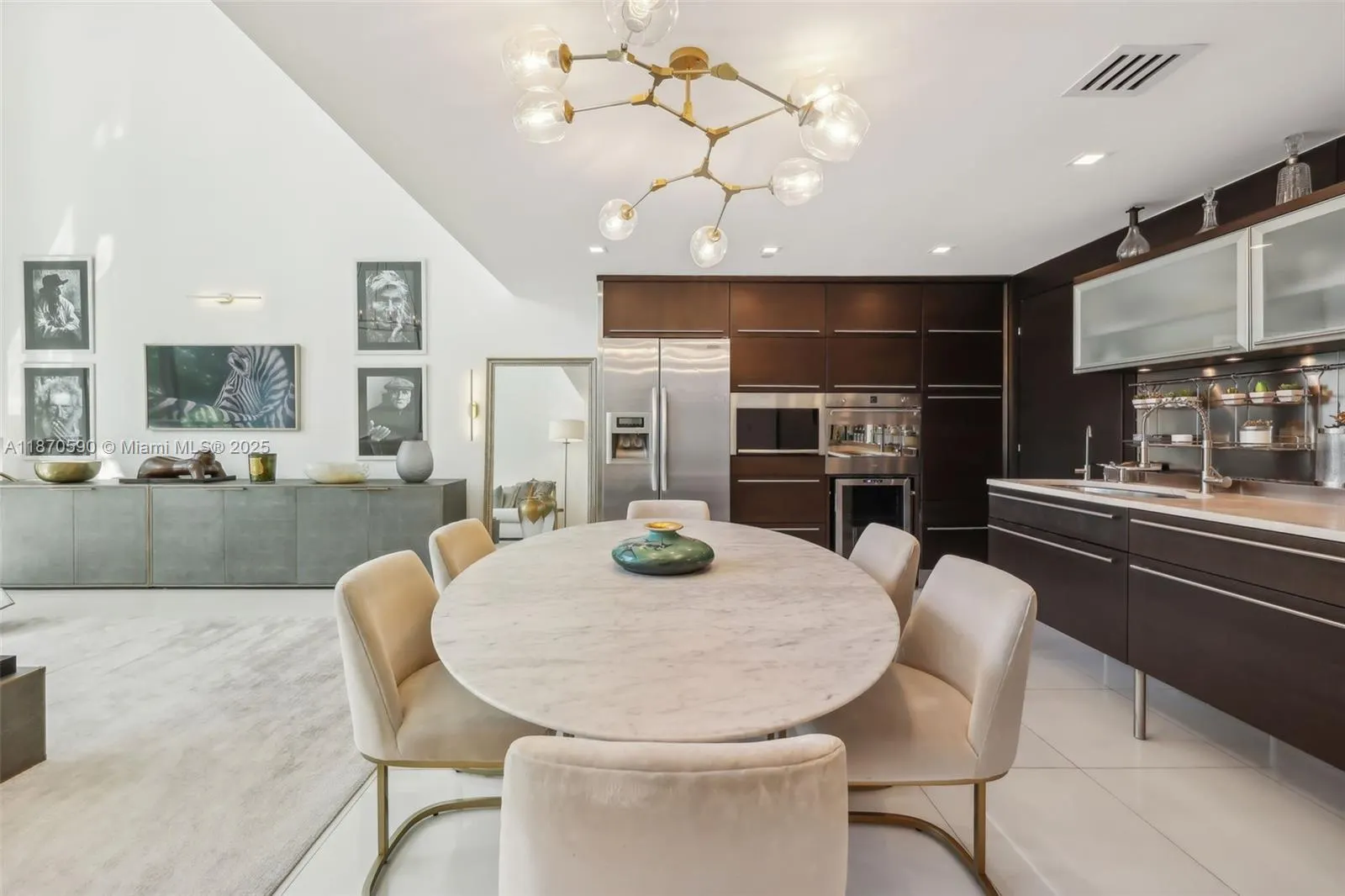 6000 Collins Ave, #304