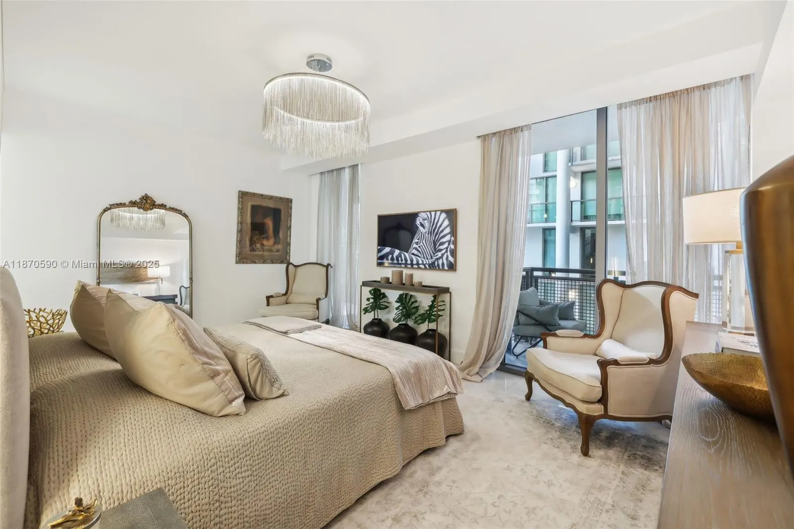 6000 Collins Ave, #304