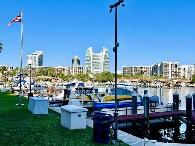600 Three Islands Blvd, #1707
