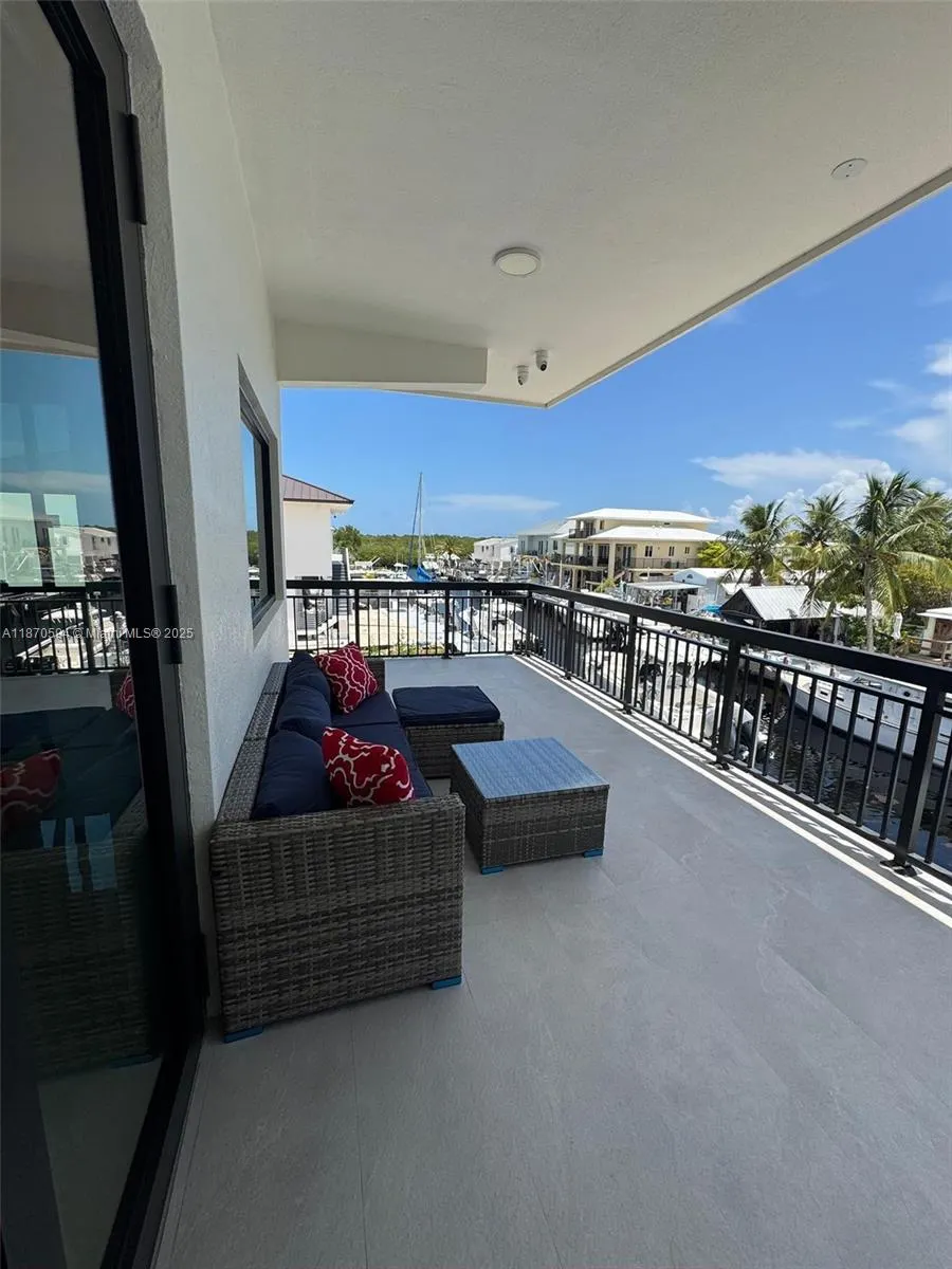 305 Loeb Ave, #1