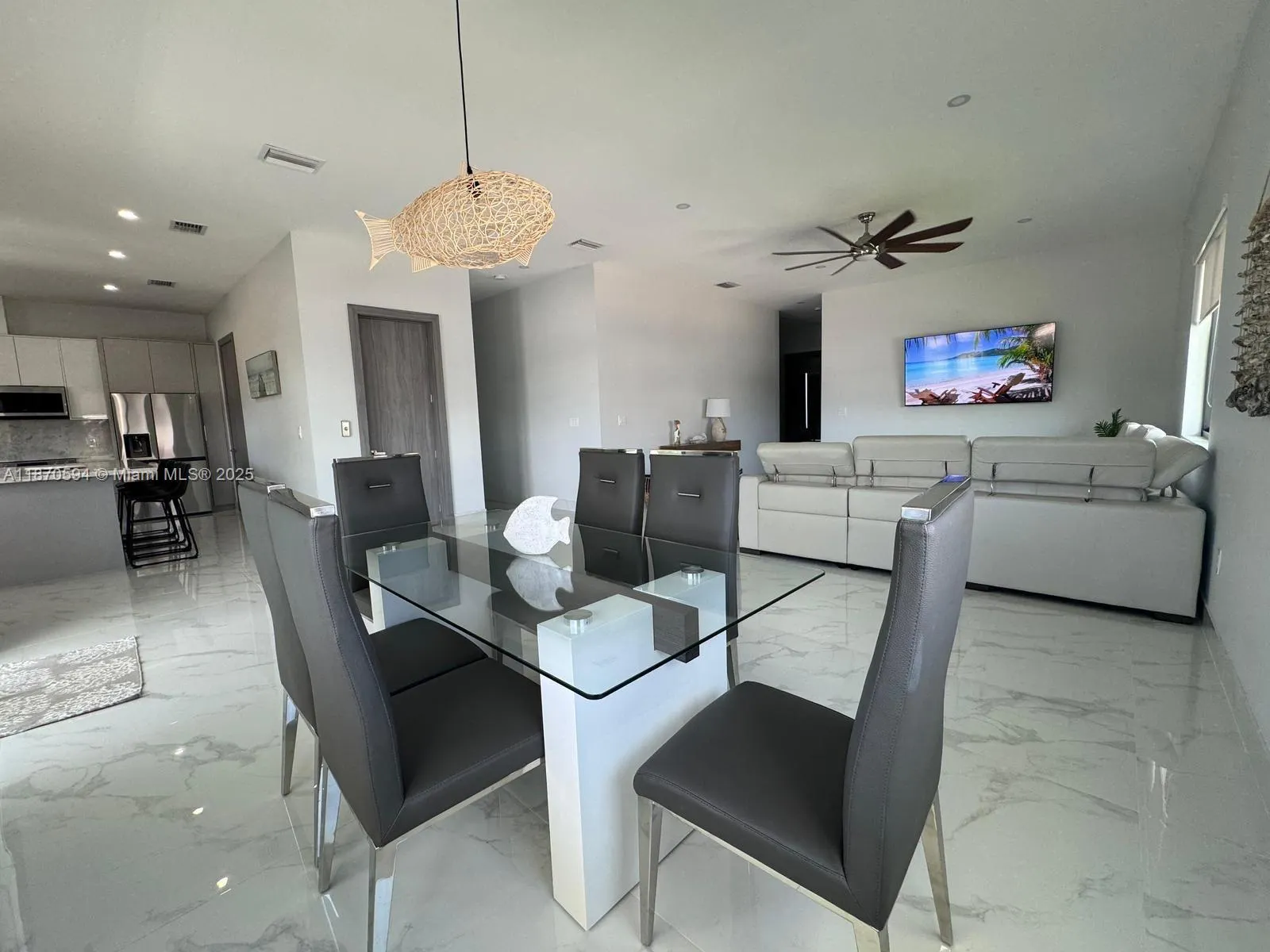 305 Loeb Ave, #1