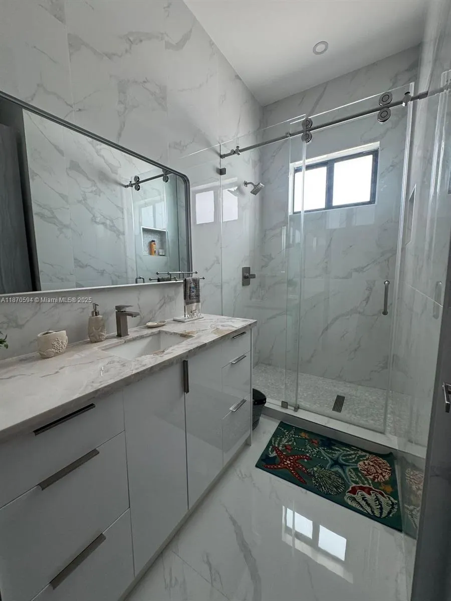 305 Loeb Ave, #1
