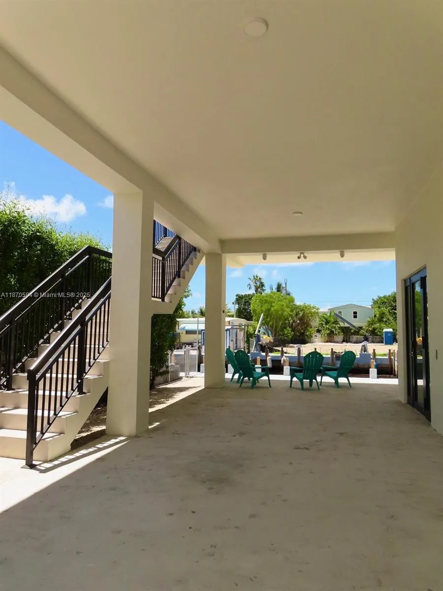 305 Loeb Ave, #1