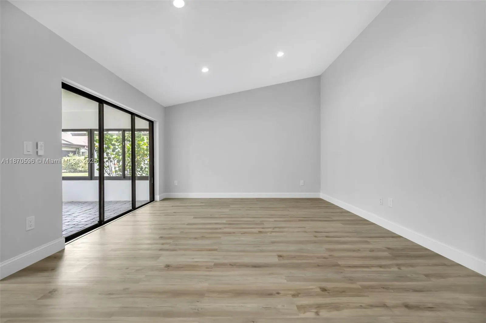 6338 Tall Cypress Cir