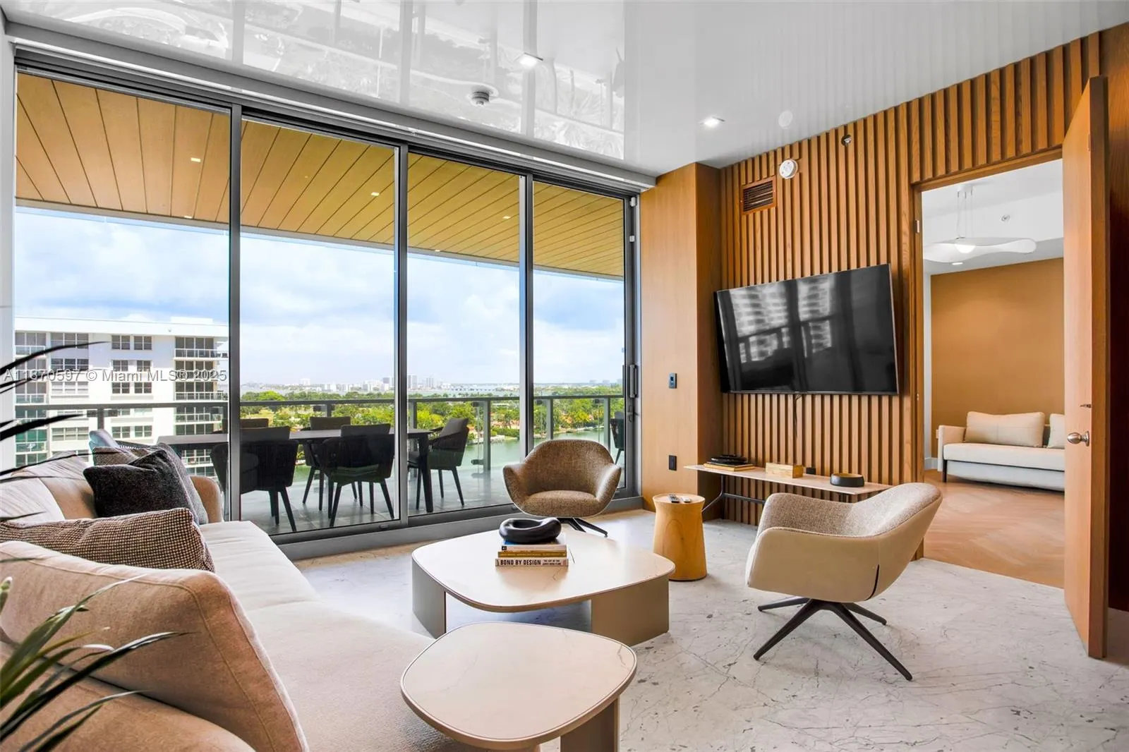 5775 Collins Ave, #1105