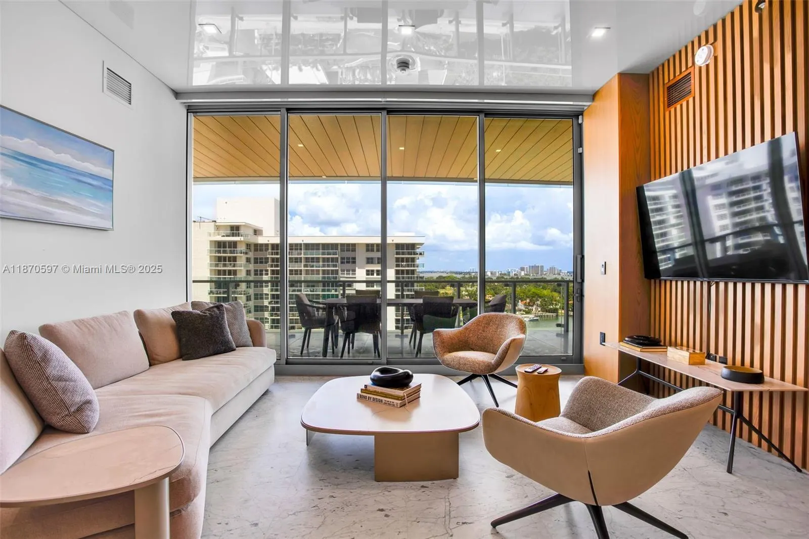 5775 Collins Ave, #1105