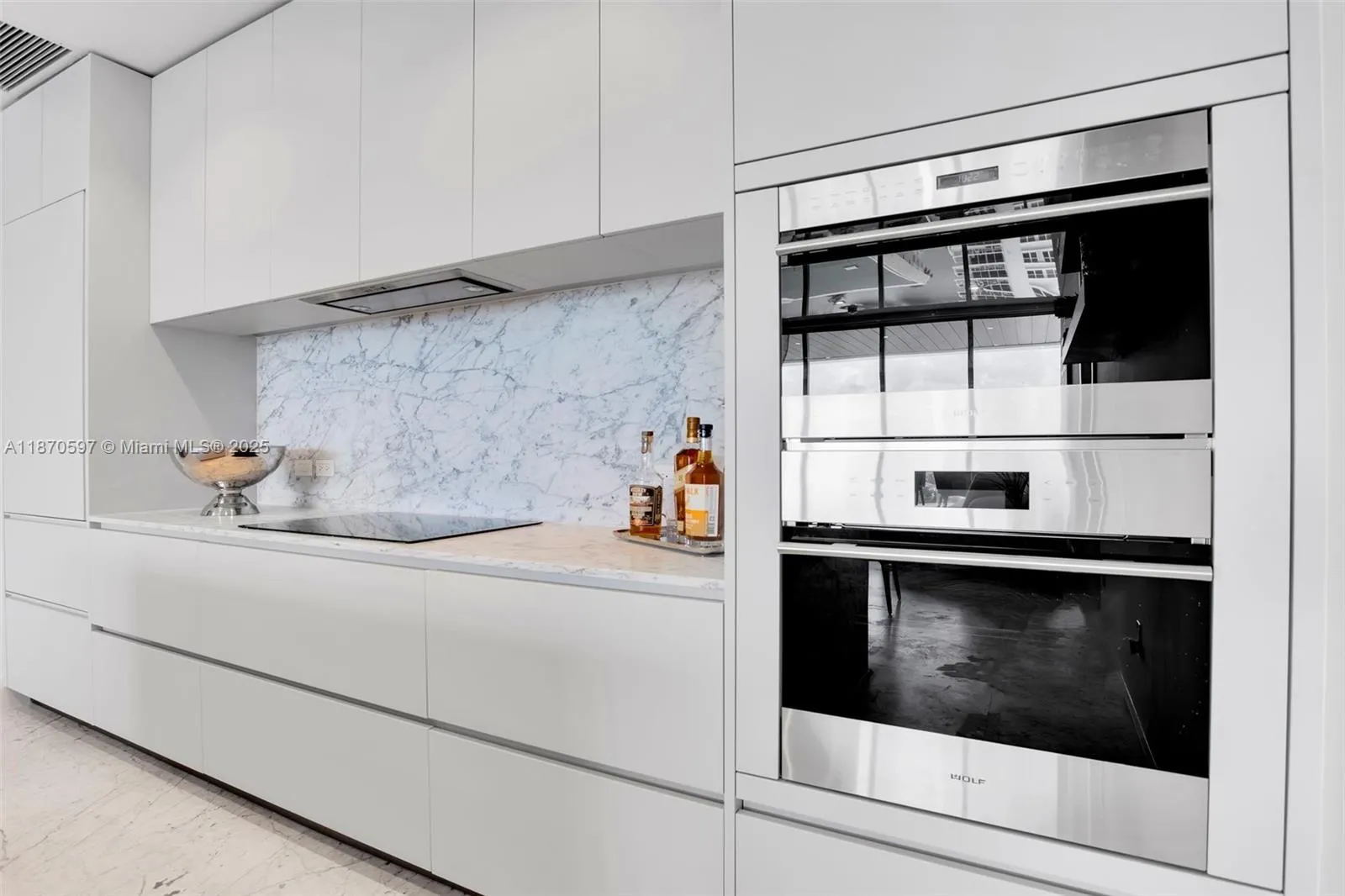 5775 Collins Ave, #1105