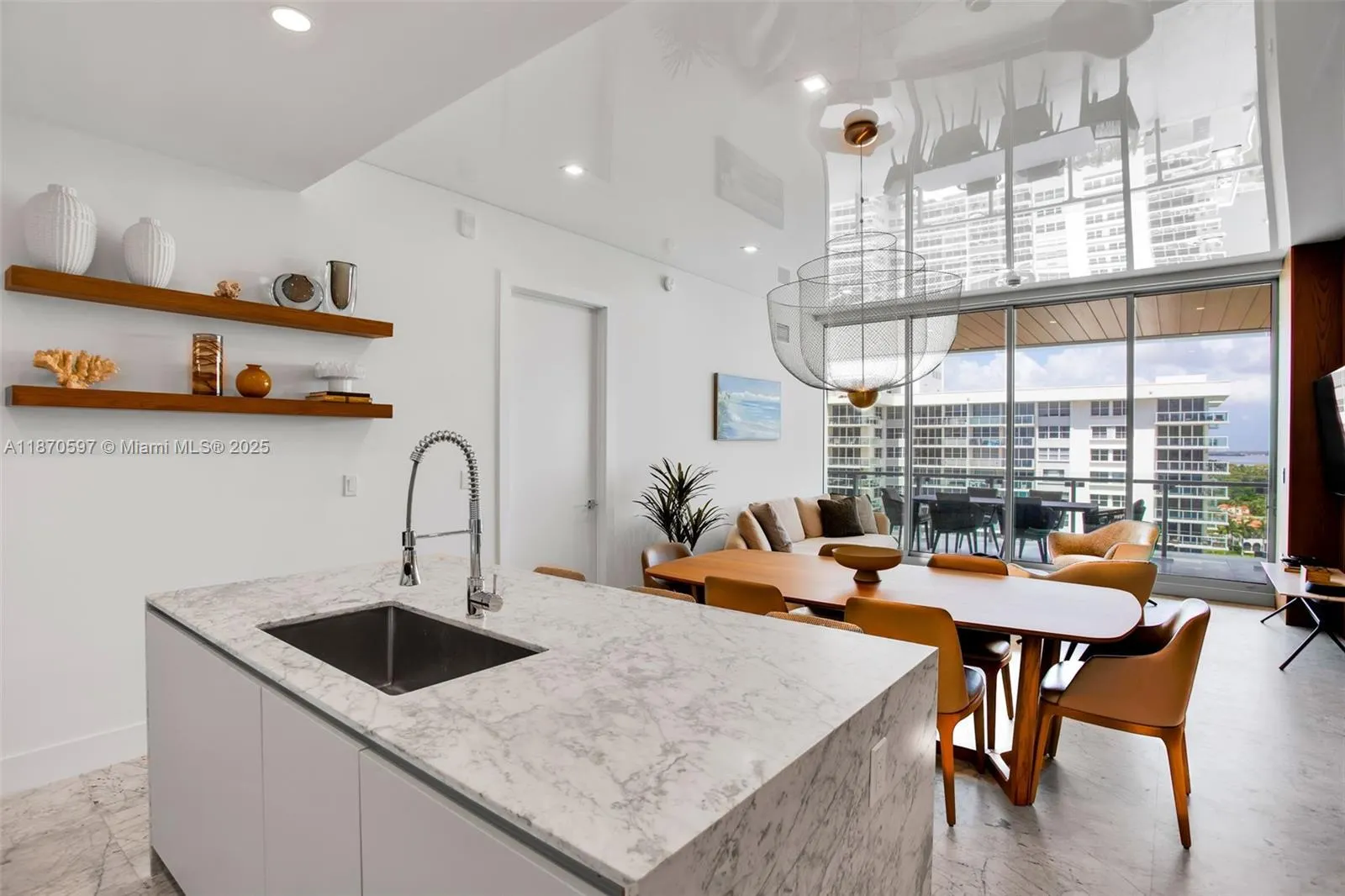 5775 Collins Ave, #1105
