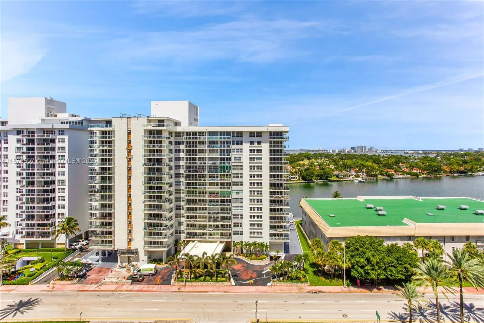 5775 Collins Ave, #1105