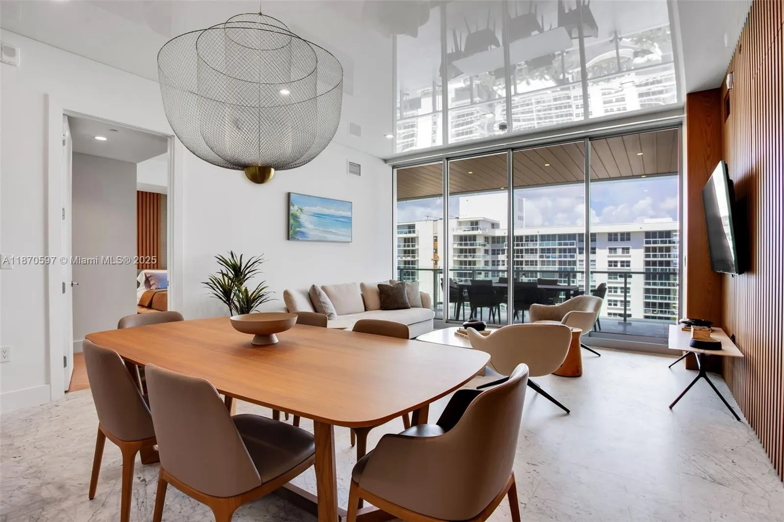 5775 Collins Ave, #1105