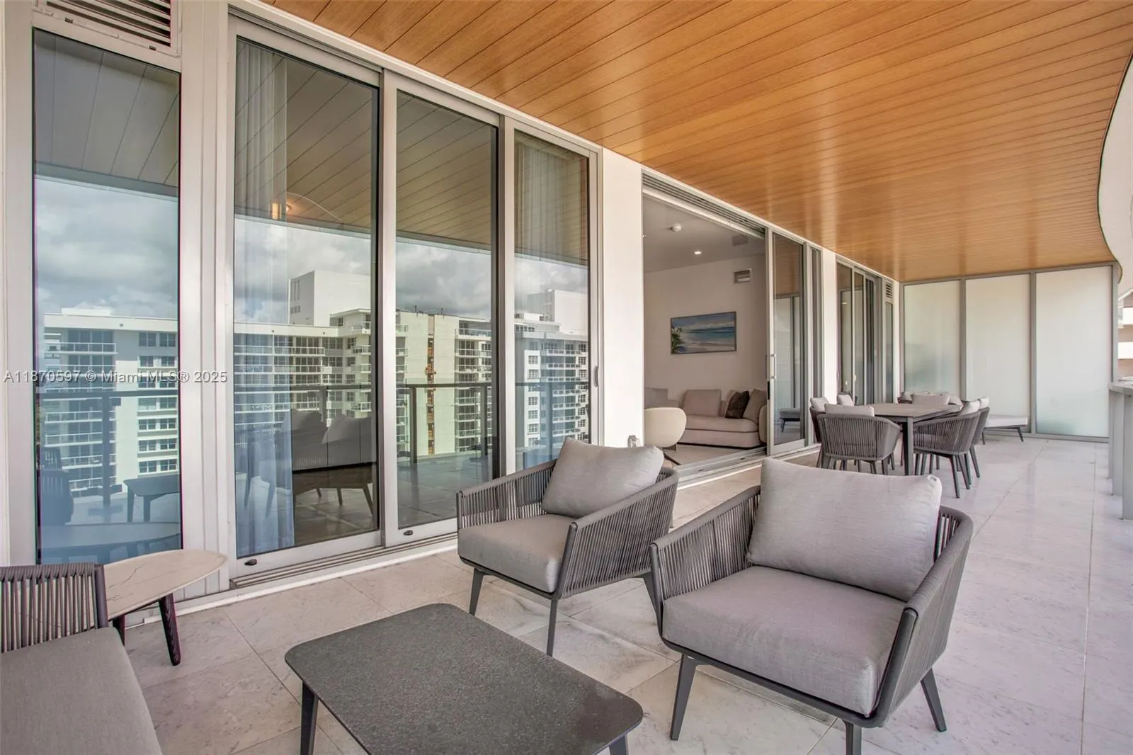 5775 Collins Ave, #1105