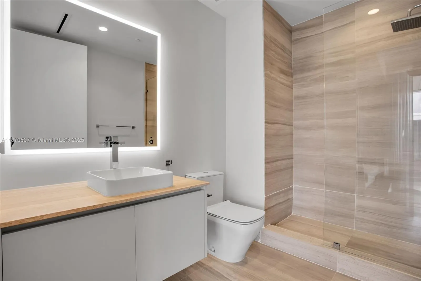 5775 Collins Ave, #1105