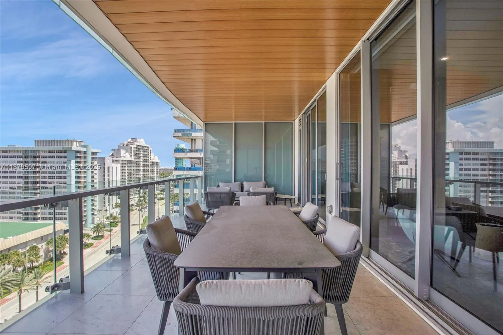 5775 Collins Ave, #1105