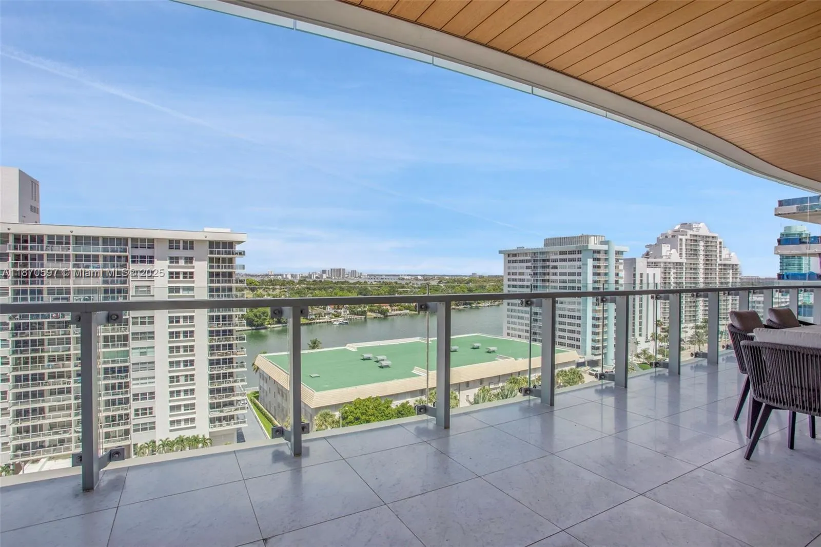 5775 Collins Ave, #1105