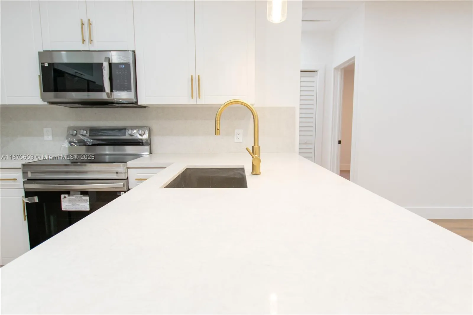 122 SW 22nd Ave