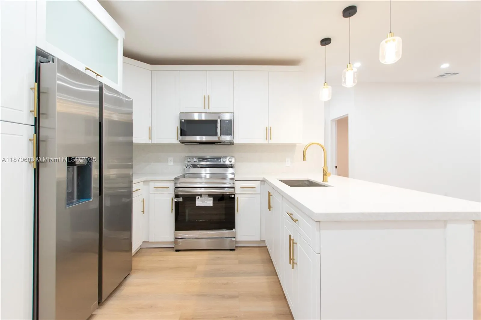 122 SW 22nd Ave