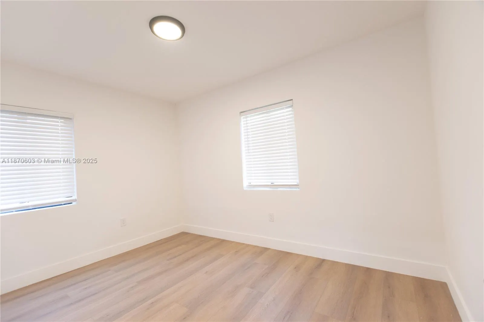122 SW 22nd Ave