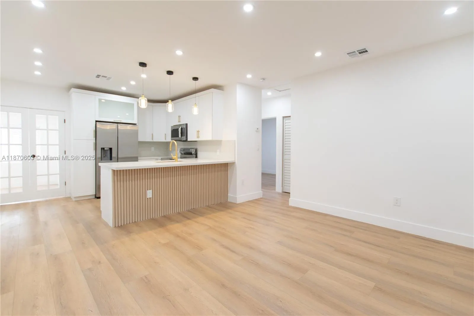 122 SW 22nd Ave