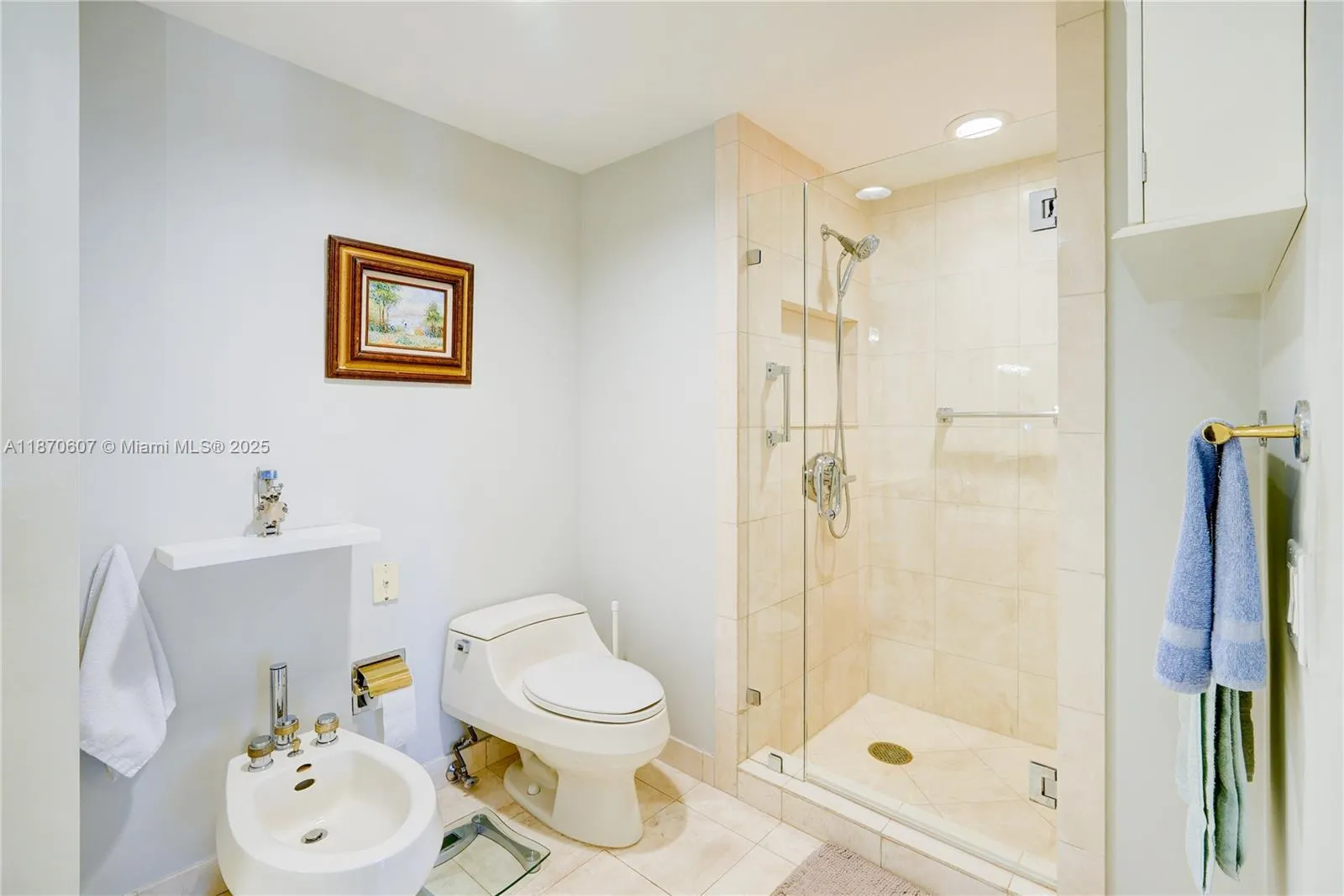 2000 Island Blvd, #408