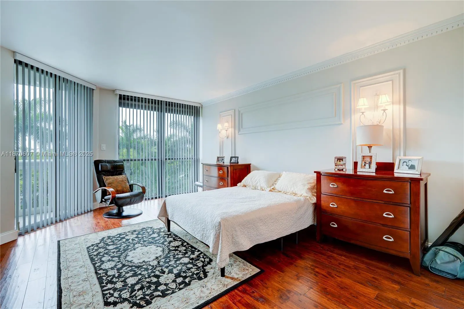 2000 Island Blvd, #408