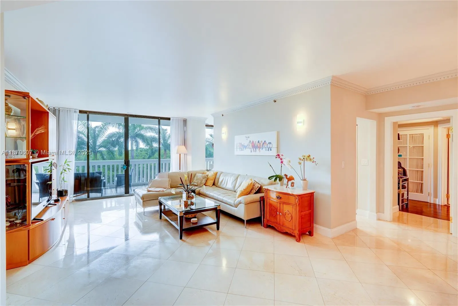 2000 Island Blvd, #408