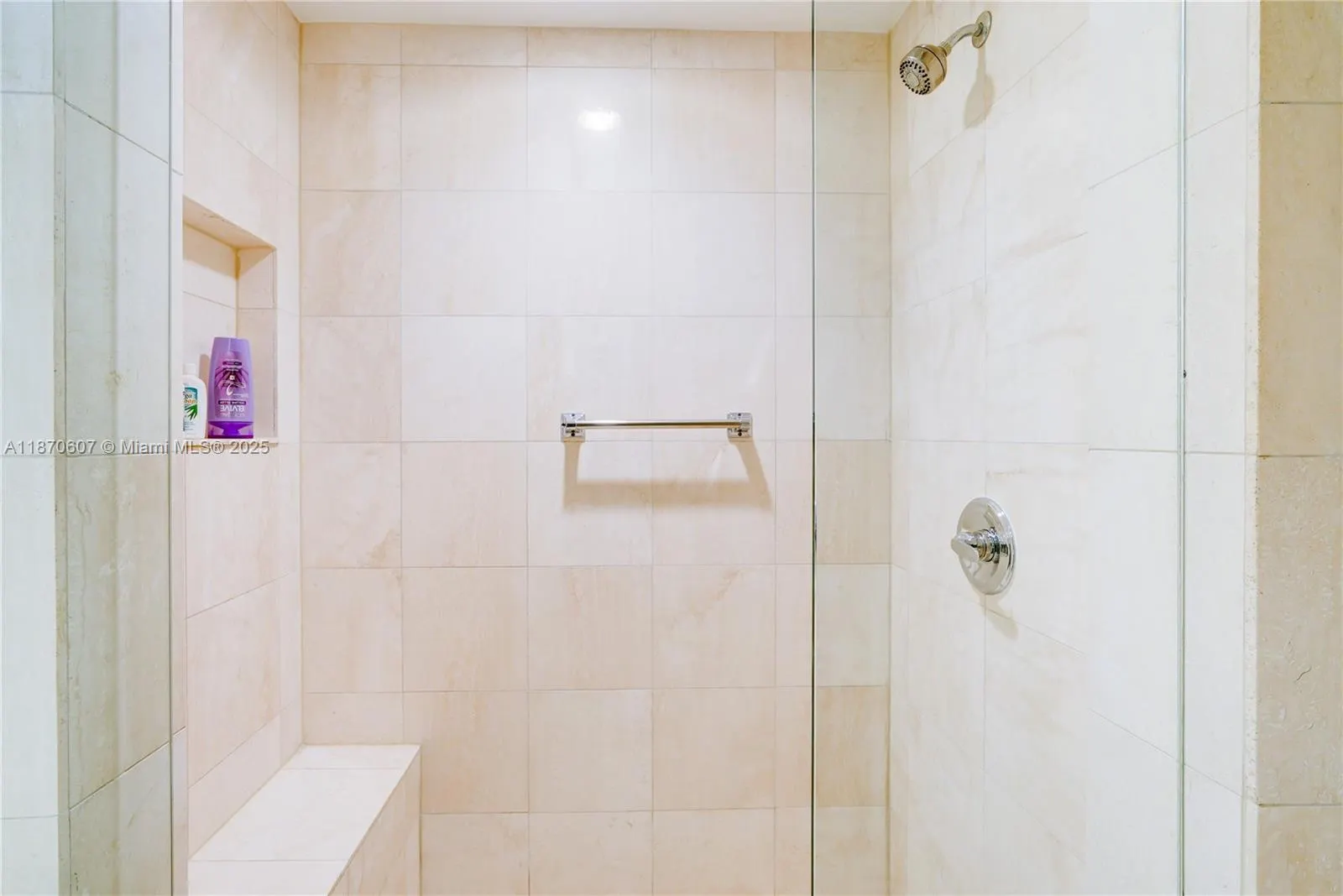 2000 Island Blvd, #408