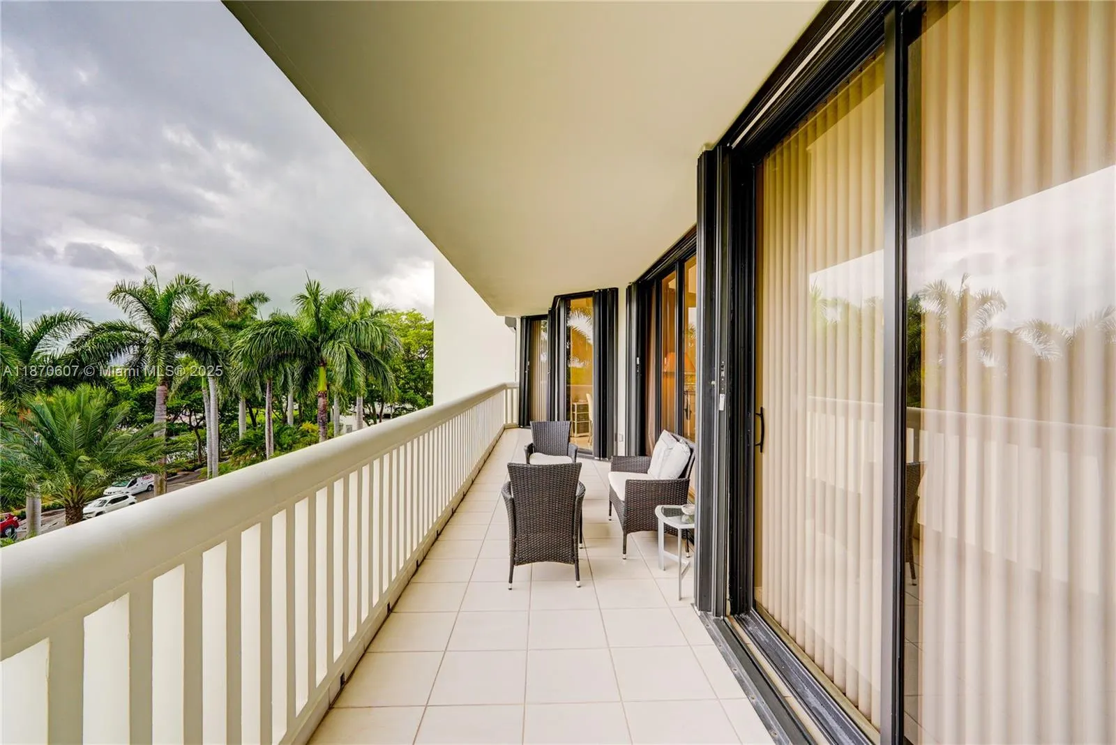 2000 Island Blvd, #408